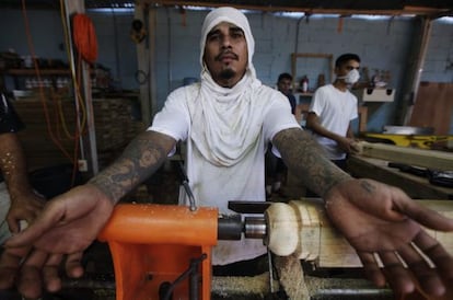 Miembro de la Mara Salvatrucha en la prisión de San Pedro Sula.