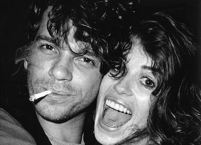 Michael Hutchence y Michele Bennett en San Valentín en Sidney.