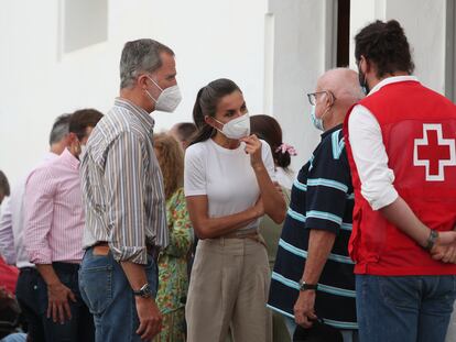 King Felipe VI and Queen Letizia during their visit to La Palma on Thursday.