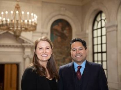 David E. Goel y su esposa Stacey L. Goel, mecenas de la Universidad de Harvard.