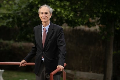 Doctor Eduardo Bruera in the gardens of the International University of Catalonia, in Barcelona, where he was awarded an honorary doctorate.