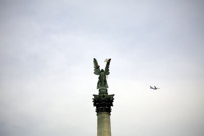 Monumento en la Plaza de los Héroes, una de las más importantes de Budapest, situada en un extremo de la avenida Andrássy.