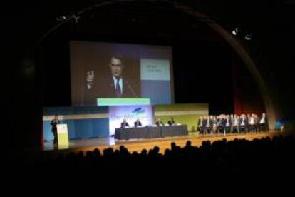 El presidente de la Generalitat, Artur Mas (i), durante su intervención en el acto de constitución del Clúster Químico Mediterráneo ChemMed, formado por la Autoridad Portuaria de Tarragona (APT) y la Asociación Empresarial Química de Tarragona (AEQT).