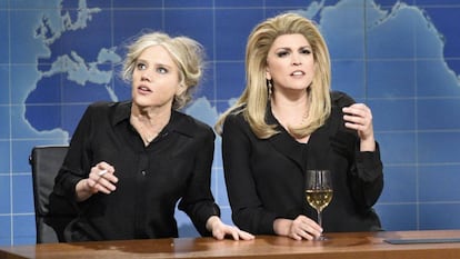 Kate McKinnon y Cecily Strong como Brigitte Bardot y Catherine Deneuve.