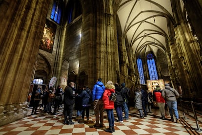 Colas en la catedral de Viena para recibir la vacuna contra la covid-19.