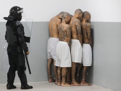 Salvadoran gang members