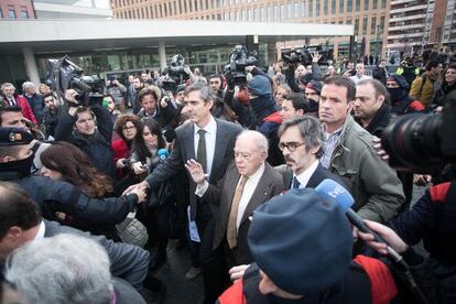 Former Catalan premier Jordi Pujol and his wife, Marta Ferrusola, arrive to testify Tuesday before a Barcelona judge.