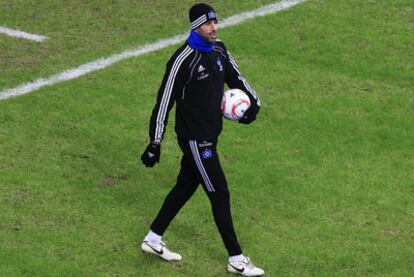 Van Nistelrooy, durante un entrenamiento con el Hamburgo