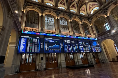 Paneles de la Bolsa de Madrid.