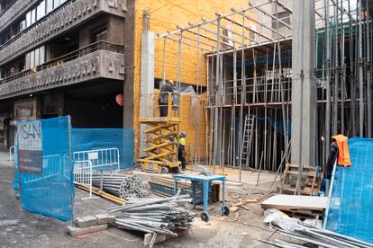 Obras en el barrio de Chamberí, de Madrid, donde acudía Victoriano todos los días.
