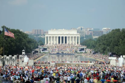 El movimiento del Tea Party hizo ayer una demostración de fuerza con una gran manifestación convocada para "devolverle el honor" a Estados Unidos. Fue en el Monumento a Lincoln.