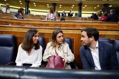 Los ministros de Unidas Podemos, Ione Belarra, Irene Montero y Alberto Garzón, al inicio de la sesión. 