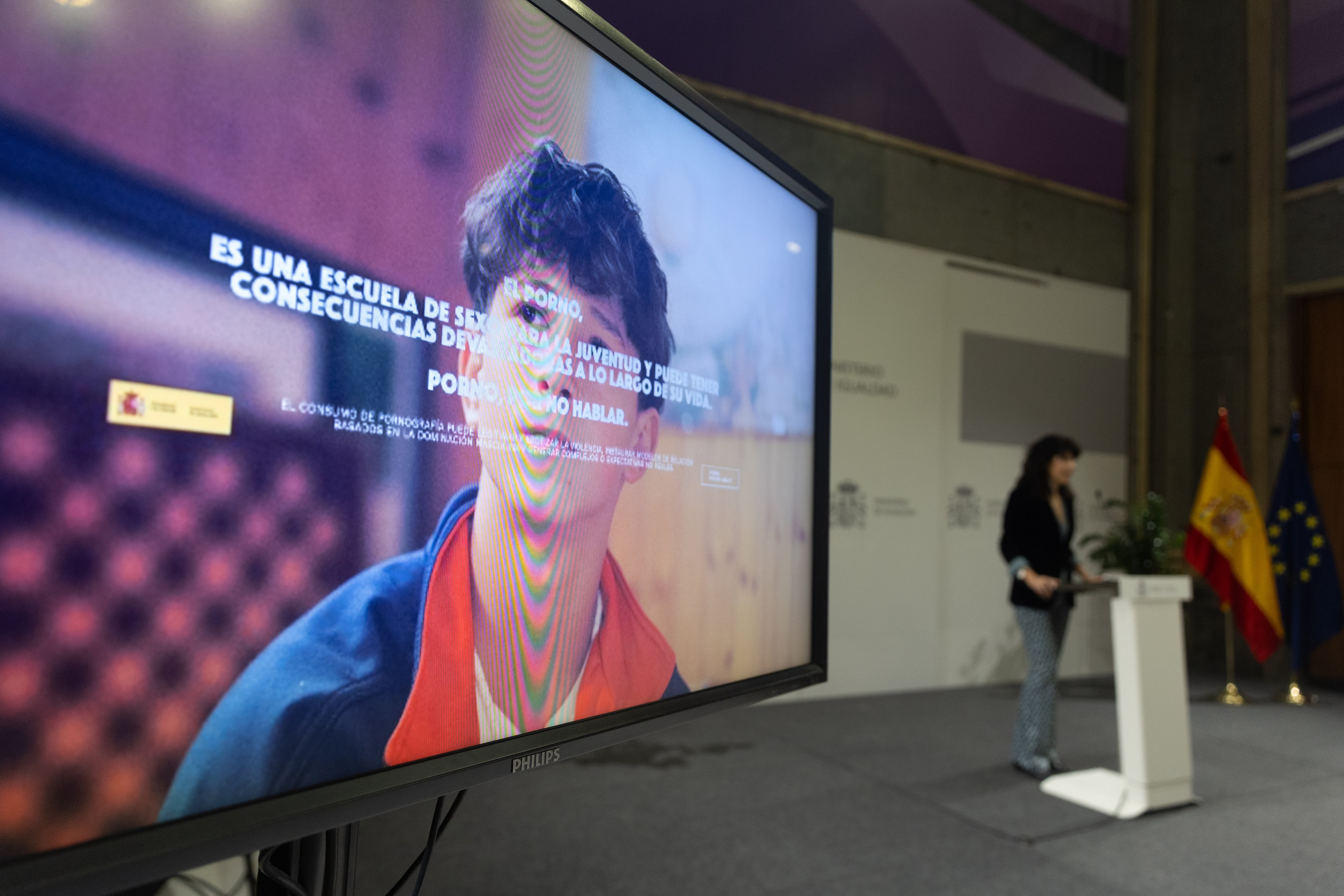 La ministra de Igualdad, Ana Redondo, durante la reciente presentación de una campaña institucional para sensibilizar sobre el problema del consumo de pornografía entre los menores de edad.