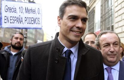 Pedro Sánchez, a su llegada a un acto este lunes en Madrid.