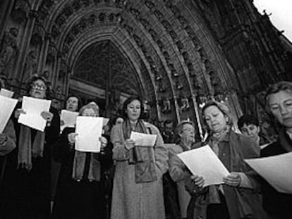 Protesta a favor del acceso de las mujeres al sacerdocio en la catedral de Barcelona, en 1998.
Joan Chittister.