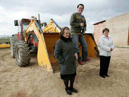 Vecinos de Rebollo de Duero (Soria) con participación en el premio gordo de Navidad de 2006.