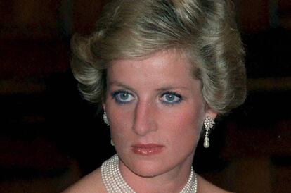 La princesa Diana de Gales durante una cena de gala en el Parlamento en Budapest (Hungría) en 1990