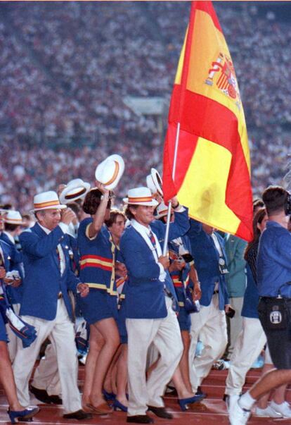 El abanderado espanol en los Juegos de Atlanta fue Luis Doreste, regatista canario que consiguió dos medallas de oro (en Los Ángeles 84 y en Barcelona 92) en su carrera olímpica.