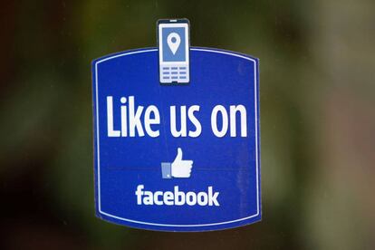Publicidad de Facebook en una tienda de Palo Alto, California.