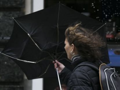 Avisos en 36 provincias más Melilla este sábado por el temporal, que amaina el domingo