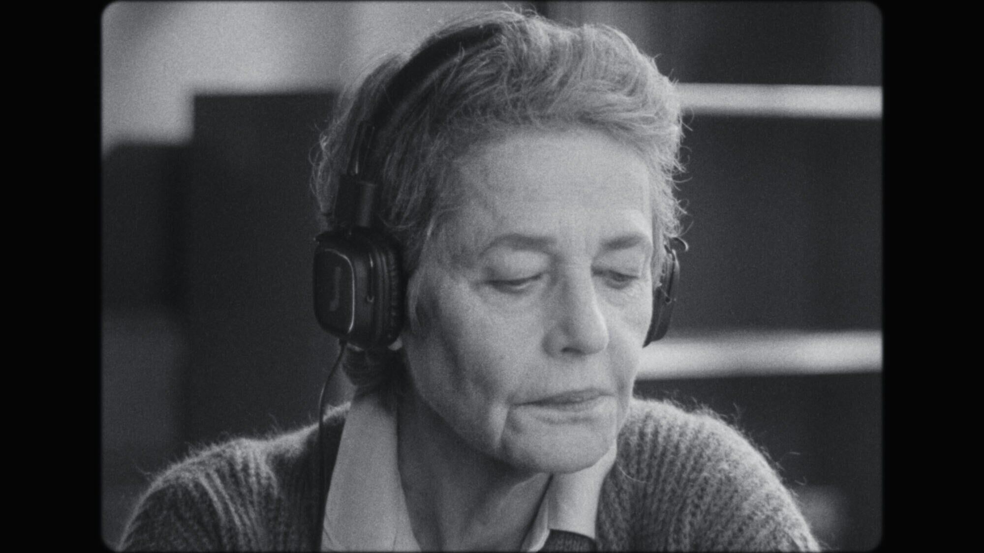 Charlotte Rampling como la psicoterapeuta de 'L'ancre' en una imagen de la película proporcionada por el festival L'alternativa..