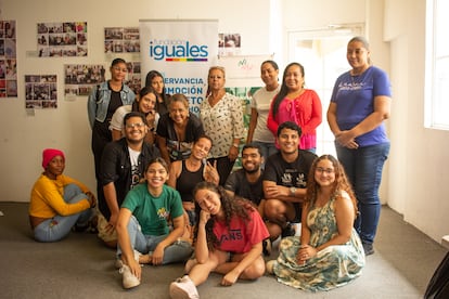 Un grupo de voluntarias y beneficiarias de NiMu Panamá.