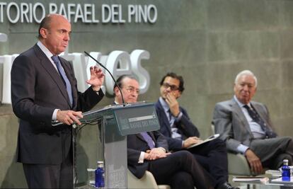 El ministro de Economia Luis de Guindos, en una conferencia el lunes