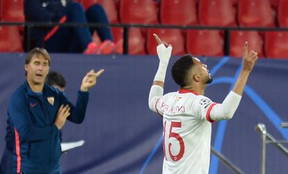 En-Nesyri celebra el gol del triunfo ante el Krasnodar ante Lopetegui.