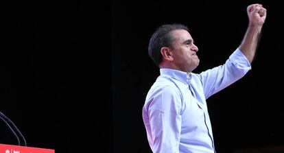 José Manuel Franco agradece los aplausos tras ser elegido nuevo secreteario general del PSM.