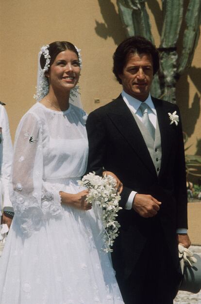 El vestido de la boda de Carolina de Mónaco y Philippe Junot, en 1978, una de sus grandes piezas.
