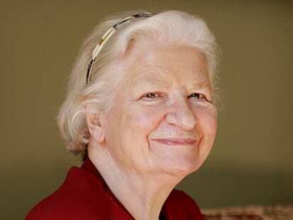 P. D. James es baronesa y pensionista.