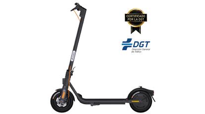 El patinete eléctrico Segway Ninebot KickScooter F2 Plus E tiene una gran aceleración, incluso, en fuertes pendientes.