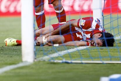 Secuencia del golpe que sufrió Diego Costa tras marcar gol.