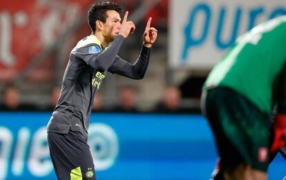 Lozano durante el partido contra el Twente.