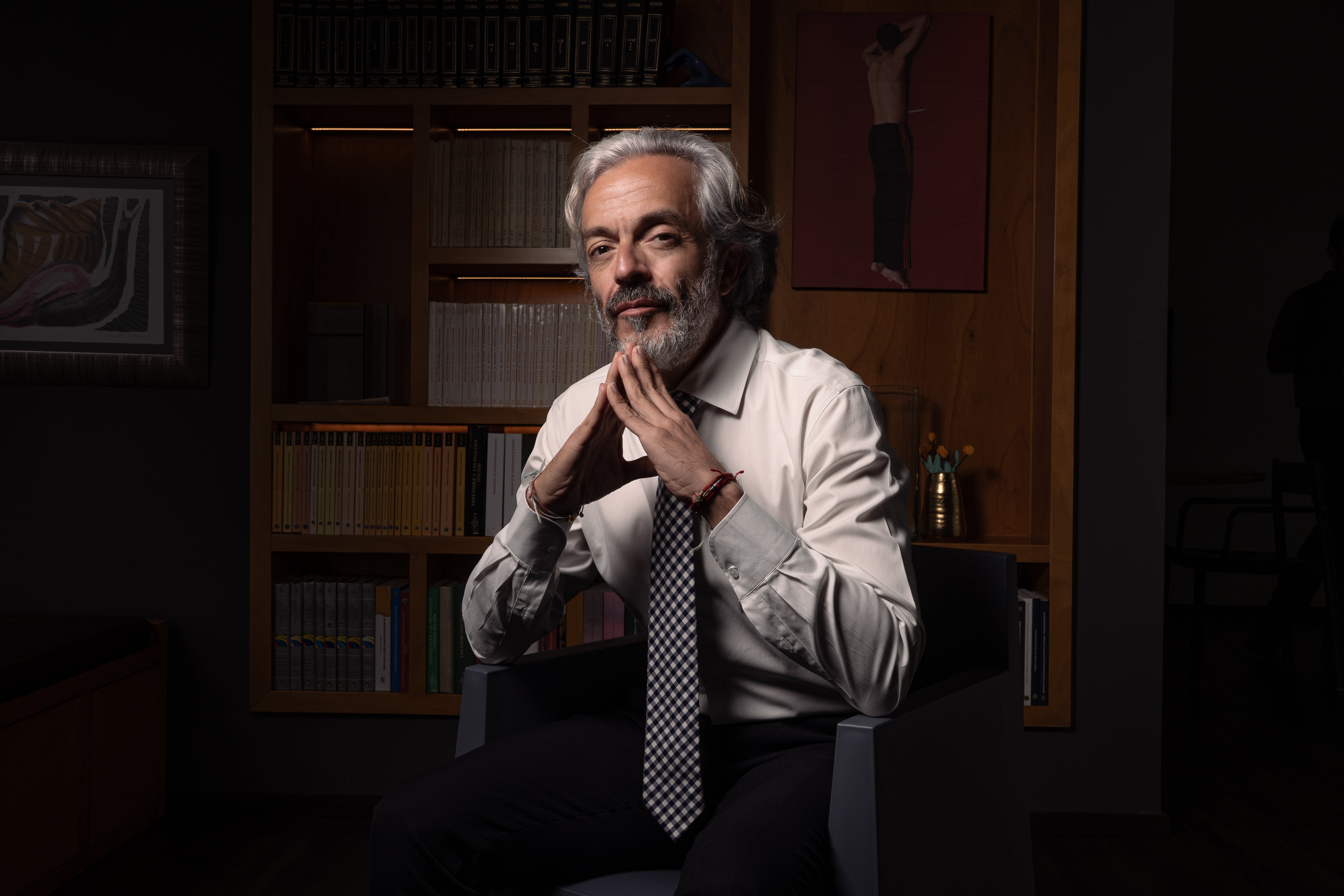 Juan Daniel Oviedo: “Estoy dispuesto a creerle a Abelardo de la Espriella si promete proteger los derechos de las minorías”