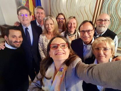 Selfi del último pleno del Consell de la legislatura