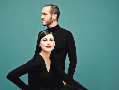 <b>Helena Miquel y Óscar Daniello, componentes de la banda Delafé y Las Flores Azules. </b>