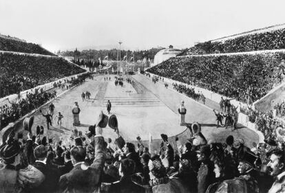 Spiridon Louis gaando la maratón de los Juegos OLímpicos de Atenas en 1876.