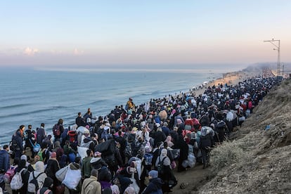 Miles de palestinos vuelven al norte de Gaza ms de un a?o despus: ?Hemos vivido un infierno!