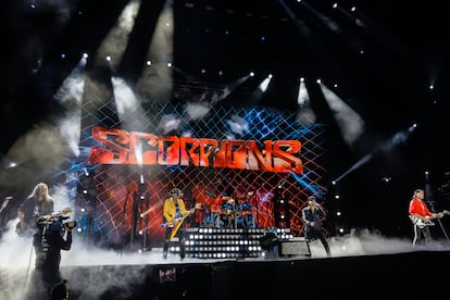 La banda de rock Scorpions en el escenario Amazon en el Vive Latino 2025.