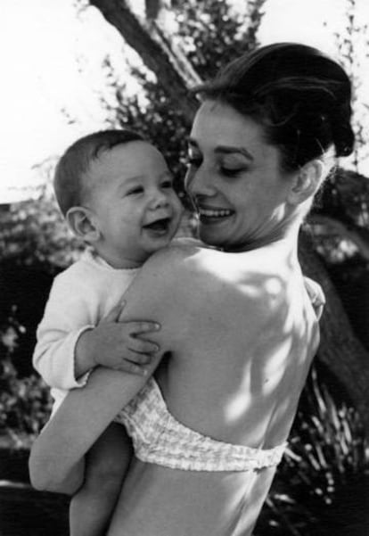 Audrey Hepburn, con su hijo Sean