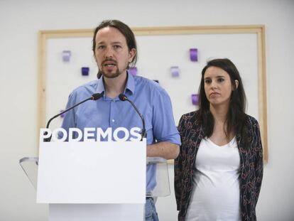 Pablo Iglesias e Irene Montero durante una rueda de prensa en la sede de Podemos en Madrid, el pasado 19 de mayo.