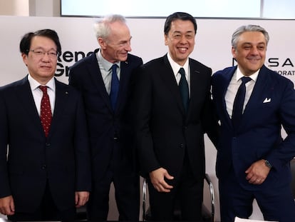 De izquierda a derecha: Takao Kato, presidente y consejero delegado de Mitsubishi; Jean-Dominique Senard, presidente de la Alianza Renault-Nissan-Mitsubishi; Makoto Uchida, presidente y CEO de Nissan; y Luca de Meo, CEO del grupo Renault.