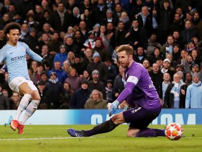 Leroy Sane marca el tercer gol del City.