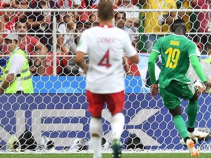 Niang marca o segundo gol de Senegal