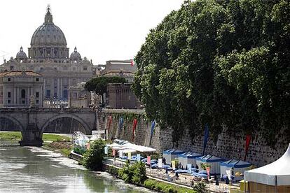 El nuevo complejo turstico Tevere Village, en la ribera del Tber, es la gran atraccin de este verano en Roma.