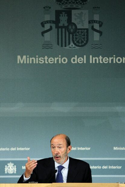 Rubalcaba presenta los datos de tráfico ayer en Madrid.