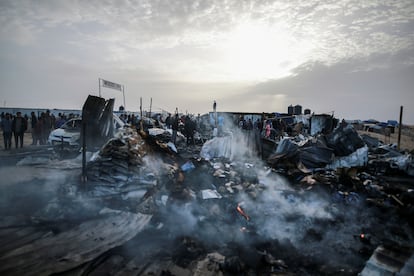 Campo de desplazados bombardeado por Israel en Rafah, en el sur de la franja de Gaza, el 27 de mayo de 2024. 