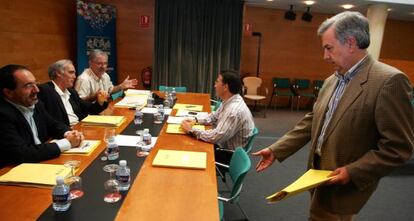 Los portavoces de los grupos elaboraron el 3 de agosto de 2006 sus conclusiones de la investigación.