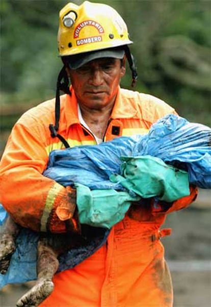 Unas 1.400 personas han muerto sepultadas al producirse una avalancha de lodo en la localidad guatemalteca de Panabaj.